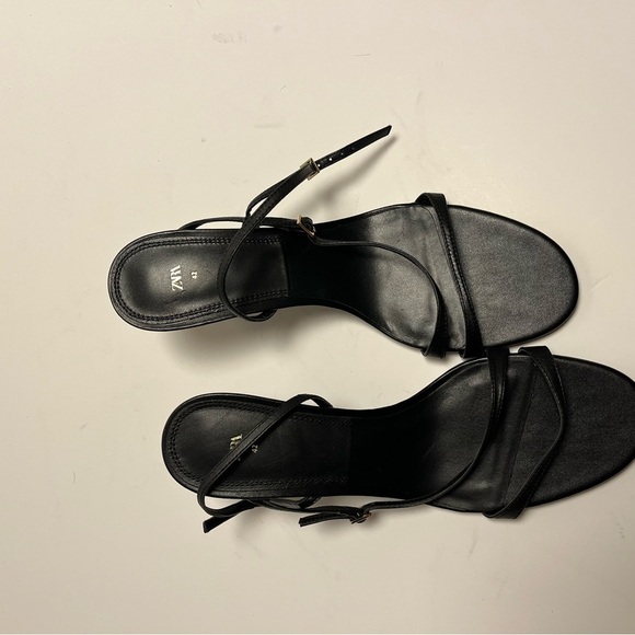 Zara Black Women's Sandals strappy kitten heal size 42 - Picture 4 of 4